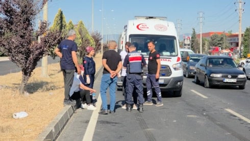 İşçi servis minibüsleri çarpıştı; 8 yaralı