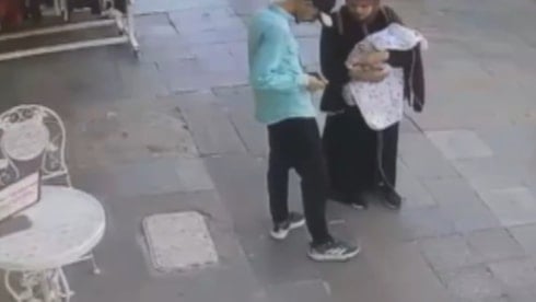 Saniyelik soygunda bir keselik altınını çaldırdı
