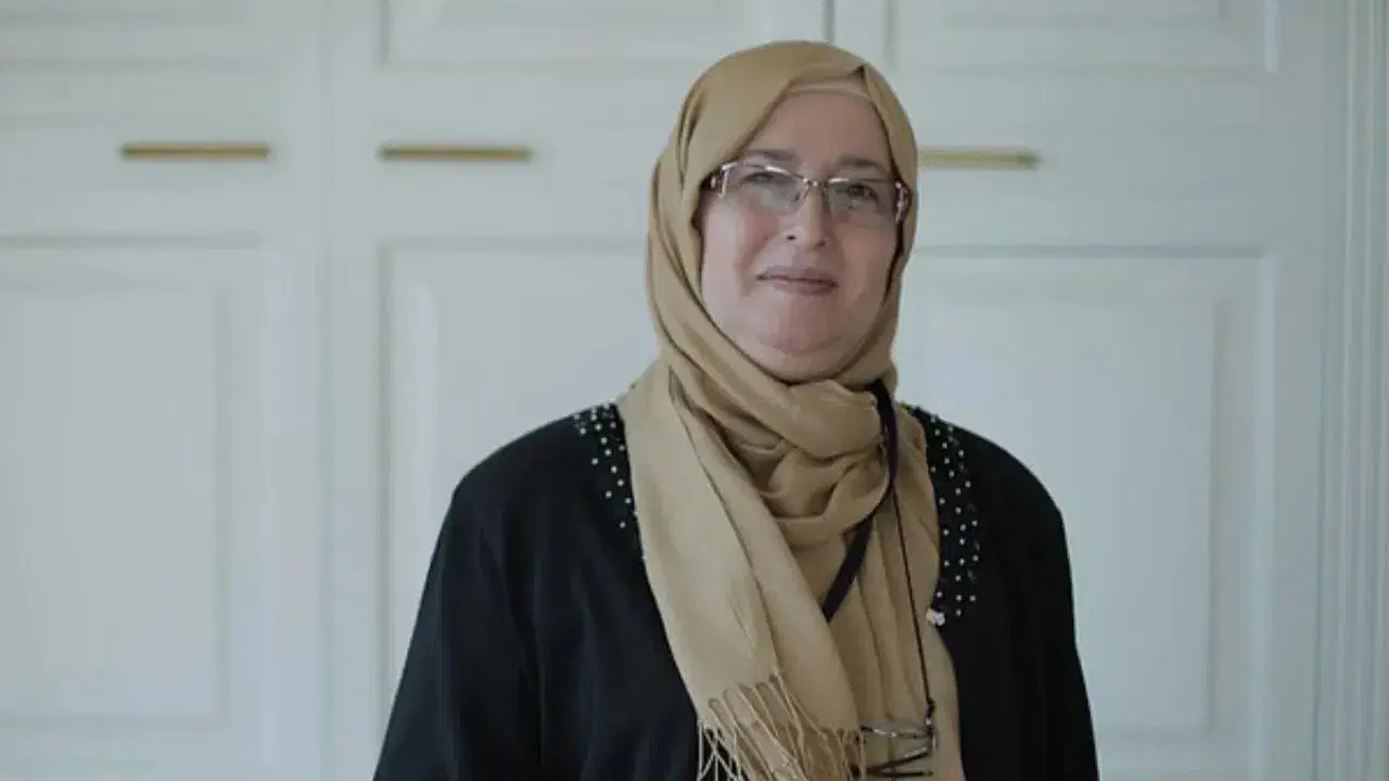 Diyanet'e tepki olarak başını açma kararı verdi