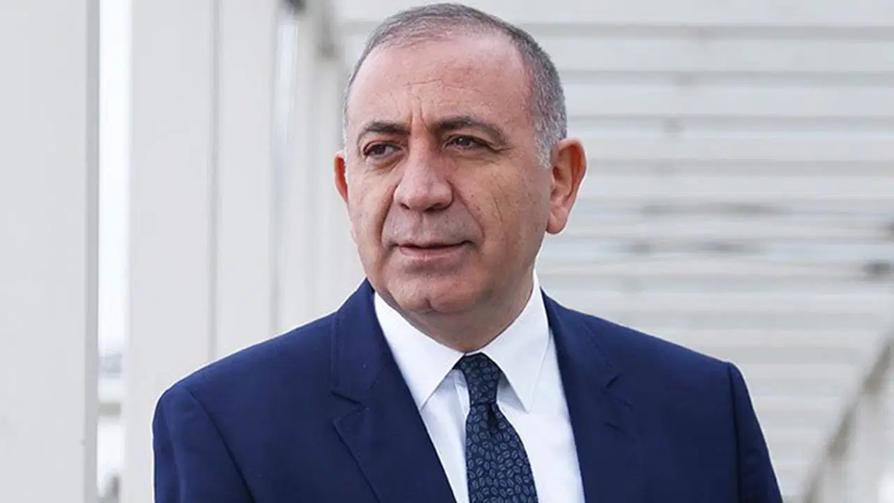 Kayyum olarak atanan Gürsel Tekin'den 'geliyoruz' mesajı