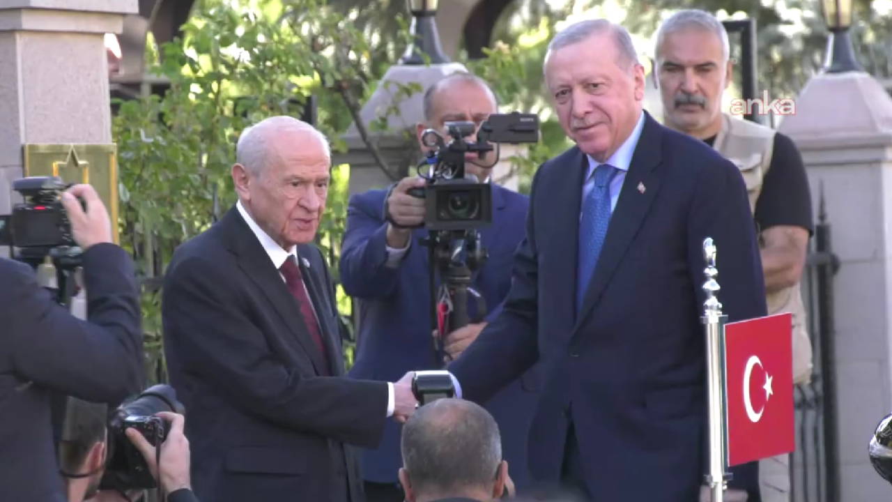 Erdoğan-Bahçeli görüşmesi başladı