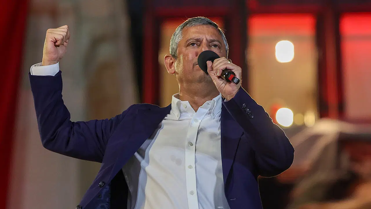 Özel, bu akşamı işaret etti, saat verdi!