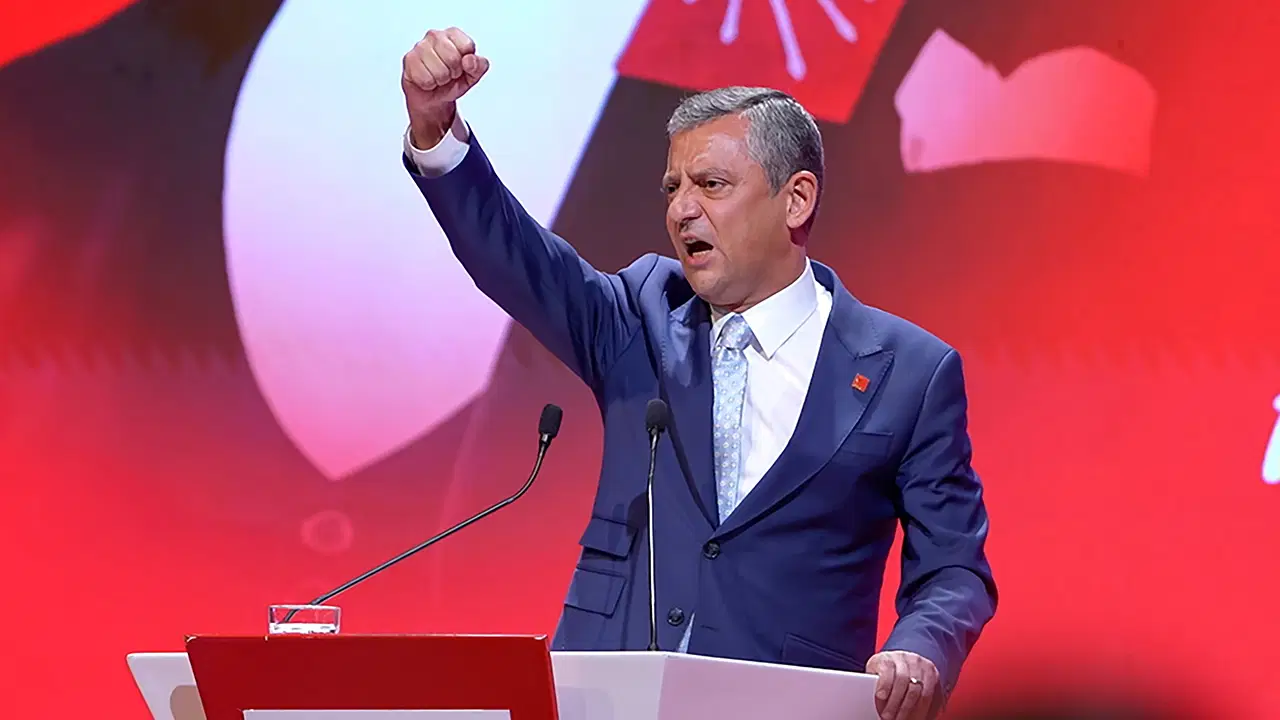 Akademisyen ve yazarlardan 'Özgür Özel'e destek' mesajı!