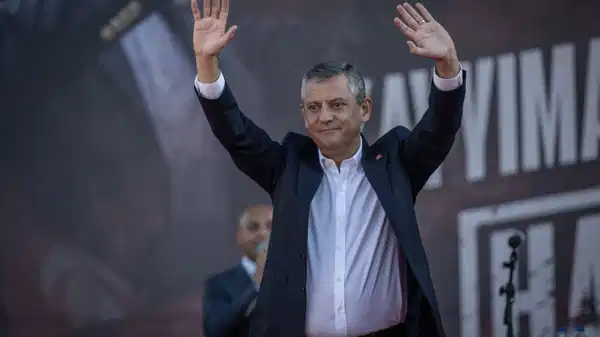 'Alevi canlarla yüreğimiz birdir'