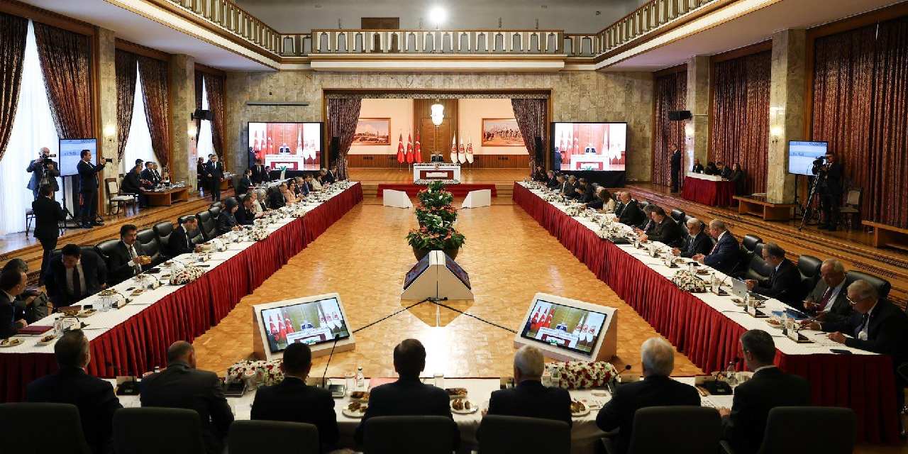 Komisyonda düşünce kuruluşlarının temsilcileri dinlenecek!