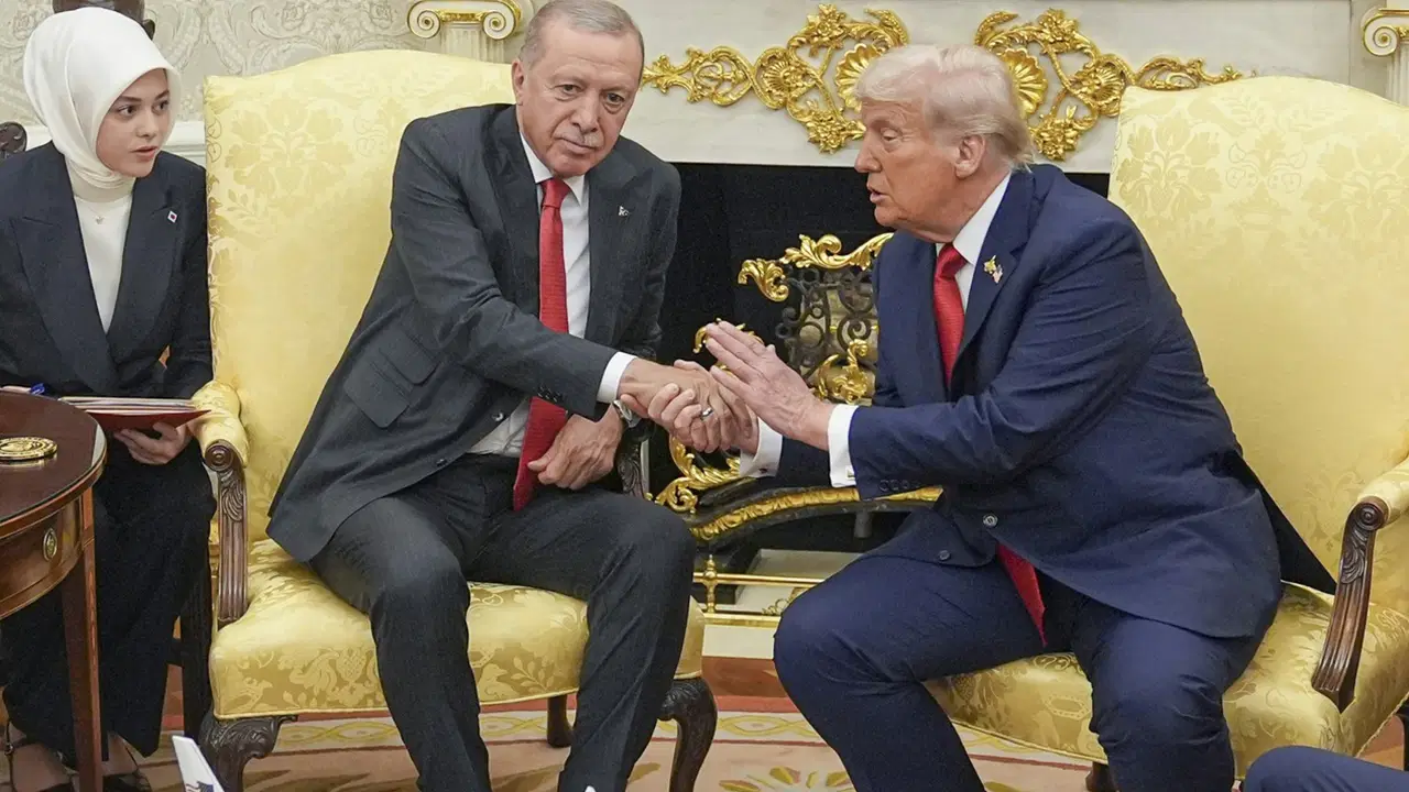 'Halkımızın alın terini Trump'a haraç olarak peşkeş çekemezsiniz'
