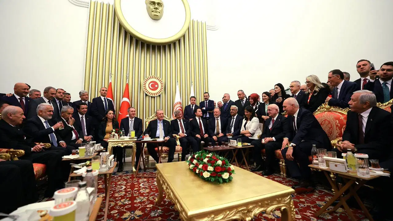 Meclis'teki kareye yandaş yazardan ilk yorum
