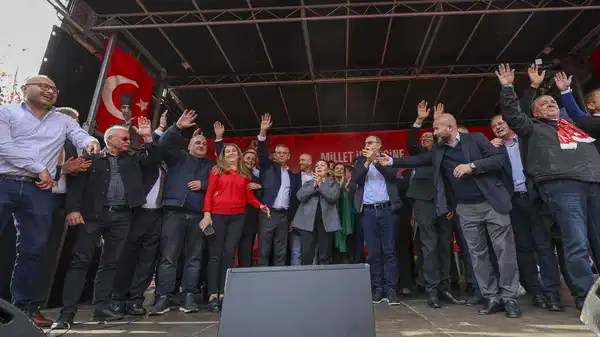 Avrupalı sosyal demokrat liderlerden destek mesajları yağdı!