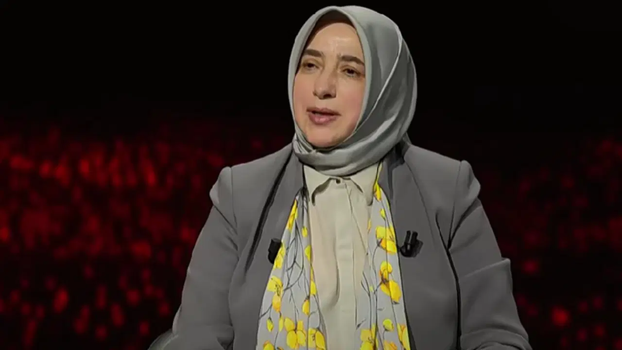 Akit TV'de sunucu ve Özlem Zengin arasında LGBTİ+ diyaloğu