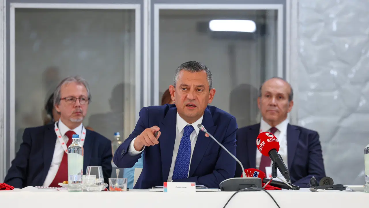 Özgür Özel, PES Kongresi için yarın Amsterdam’a gidecek