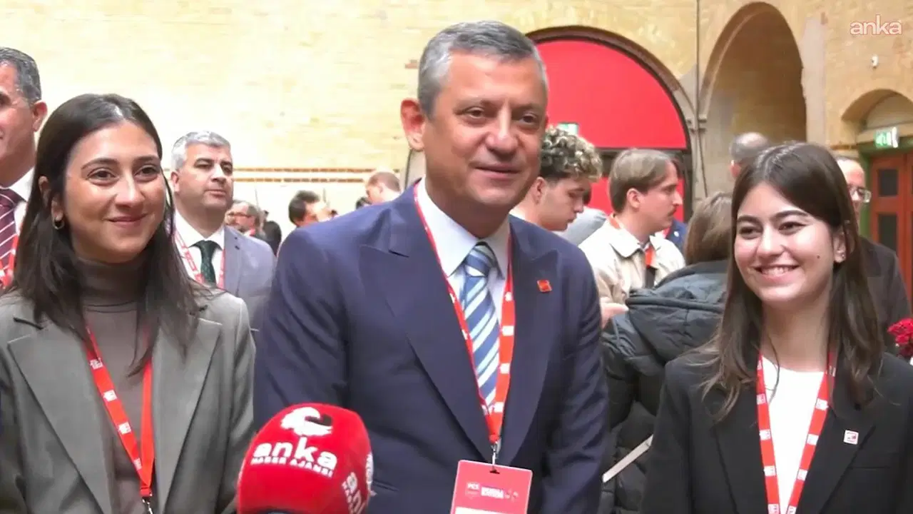Özgür Özel'den PES kongresinde gençlere mesaj