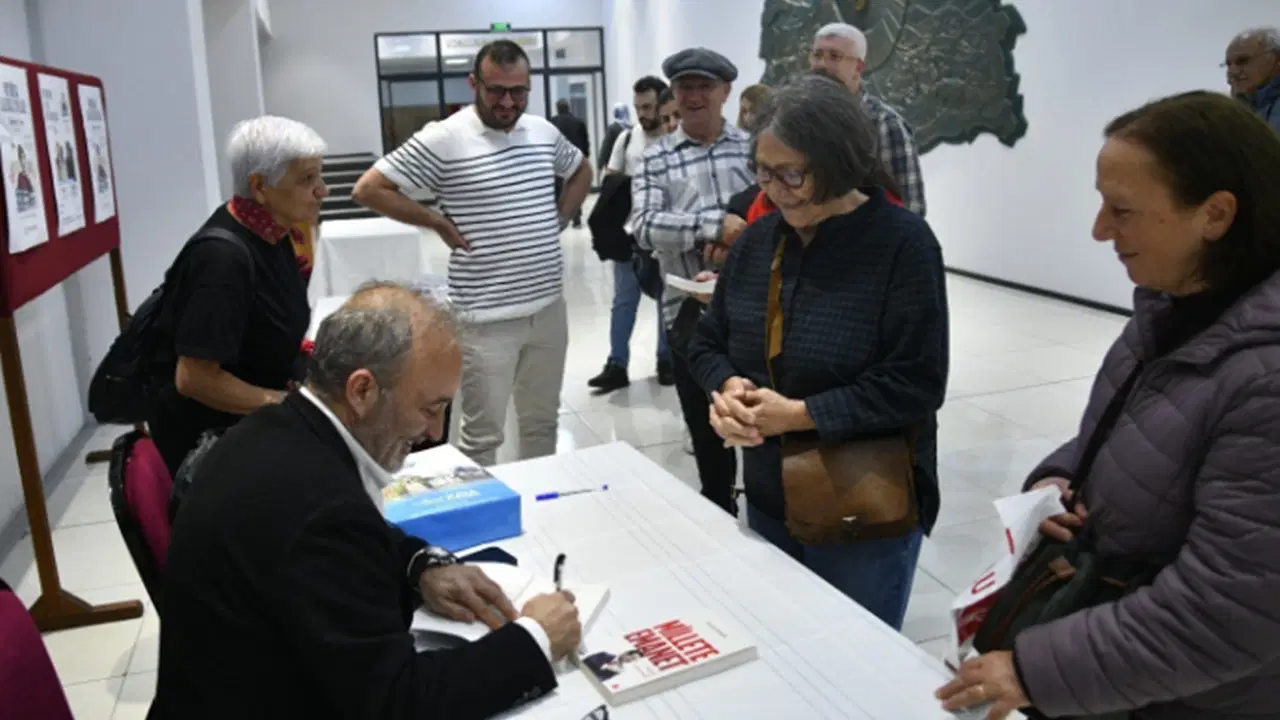'Millete Emanet'i anlattı: 'Bu hikaye devam ediyor' 'Millete Emanet'i anlattı: 'Bu hikaye devam ediyor'