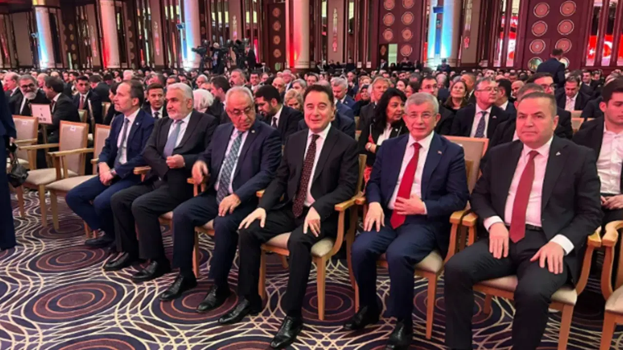 Saray'daki 29 Ekim resepsiyonunda dikkat çeken kareler