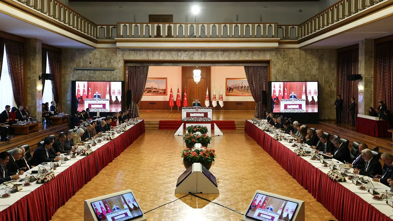 Sunum yapan Bakan Tunç'tan ilk açıklama!