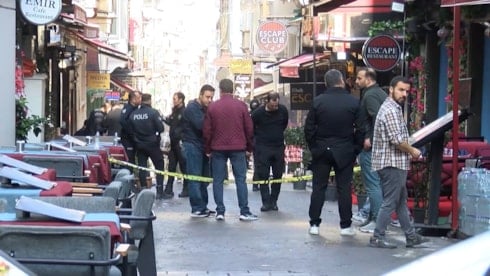 İstiklal Caddesi’nde esnaflar çatışmaya girdi: Yaralılar var