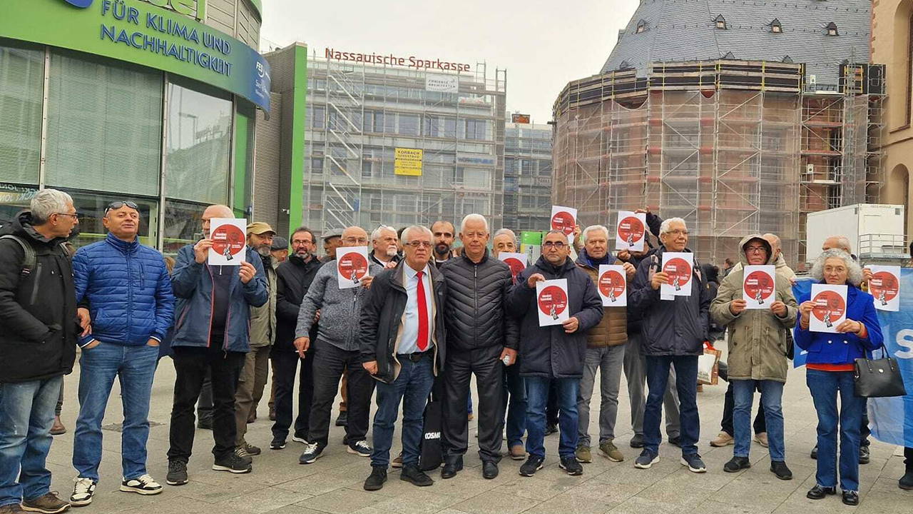 Frankfurt’ta Merdan Yanardağ ve TELE1’e destek mitingi