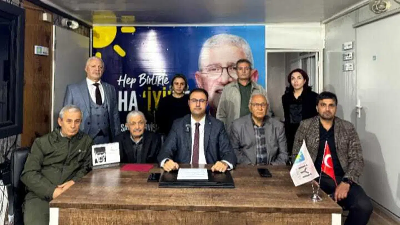 İYİ Parti’den Atatürk’ün adının anılmamasına tepki