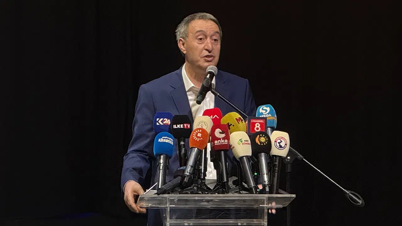 'Toplumun beklentisi, kayyım atanan başkanların görevine dönmesi'