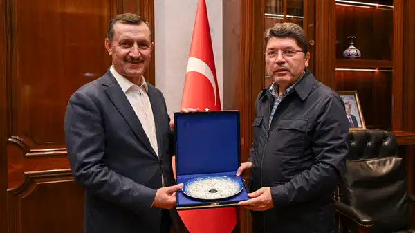 Bakan Tunç, Türkiye'nin Riyad Büyükelçiliği’ni ziyaret etti