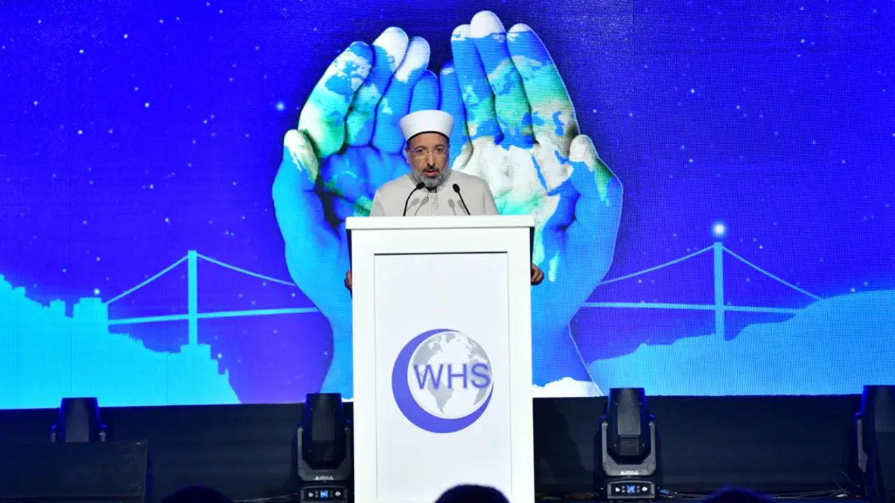 Farkları yok farkında mısınız??? Diyanet İşleri Başkanı, 'Tayyibat'ı anlattı