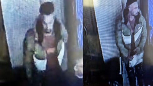 Camide namaz kılanların çantalarını çaldı!