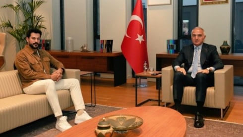 Ünlü oyuncudan Bakan ziyareti