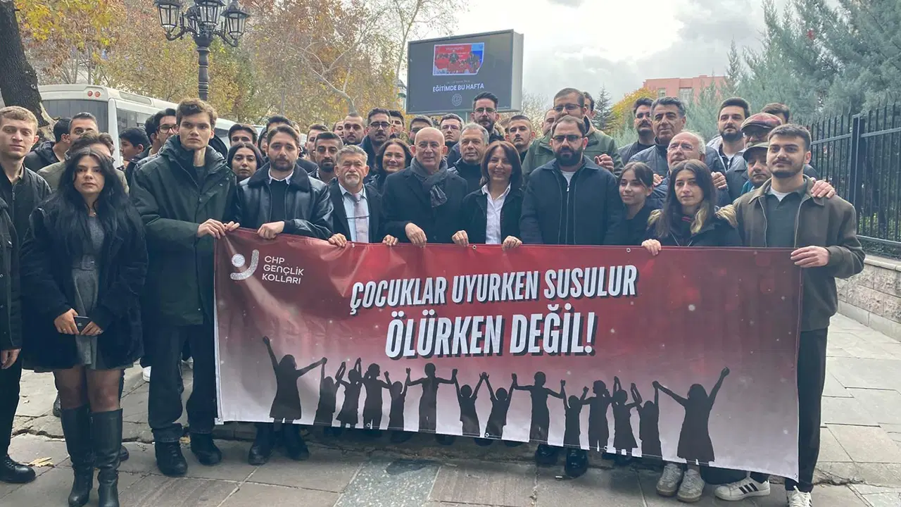 Ankara'da CHP'li gençlerden 'MESEM' protestosu
