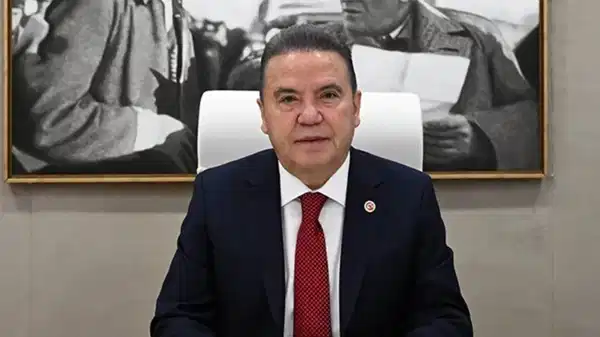 Antalya Barosu: 'Muhittin Böcek’in sağlık ve yaşam hakkı ciddi risk altında'