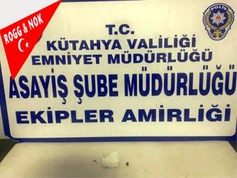 Kütahya'da uyuşturucu operasyonu: 2 adet gara kapsül ve metamfetamin ele geçirildi
