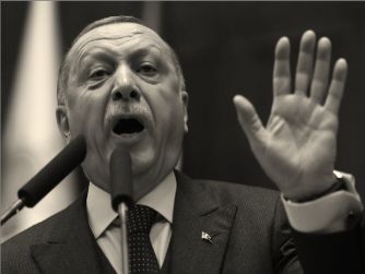 Dini Duyguları sömürerek kendini Cumhurbaşkanı sanan  Erdoğan: Eline bir mikrofon ve bir kamera alan kendini gazeteci, muhabir sanıyor demiş...