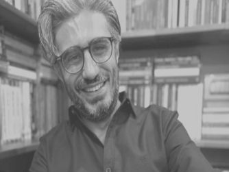 Çarşamba çarşafa dolandı bir hukuk garabeti daha: Gazeteci Barış Pehlivan, “haberleşmenin gizliliğini ihlal” suçundan 1 yıl 3 ay hapis cezası aldı.