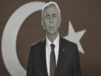 PKK'nın feshiyle ilgili olarak Mansur Yavaş, çözüm sürecini ve barışı sağlamak adına referandum yapılması gerektiğini ifade etti.