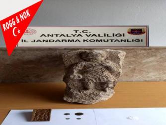 Korkuteli'nde jandarmadan tarihi eser operasyonu
