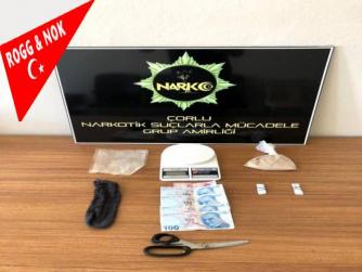 Çoraptan 200 gram eroin çıktı