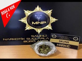 Manisa'da Şüpheli Araçta Yarım Kilo Skunk Maddesi Ele Geçirildi