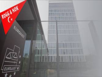 Ukrayna'daki savaş suçlarının soruşturulması için Lahey'de merkez kuruldu. Güzel, fakat ülkelerin içinde yapılan siyasi savaşların yargılama yeri de olmalı Örneğin Türkiye! Siyasi Yargısız infazları durumu sorgulanmalı...