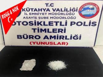 Kütahya'da Motosikletli Polis Timlerince Metamfetamin Ele Geçirildi