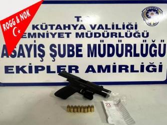 Kütahya'da Araçta Silah ve Uyuşturucu Ele Geçirildi