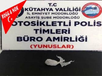Kütahya'da Motosikletli Polis Timlerince Esrar Ele Geçirildi