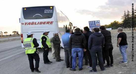 Otobüs şoförü yolcuları indirip eylem yaptı