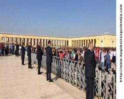 Göstermelik yapılan törene bizleri bile sokmadılar; Anıtkabir’de çok sıkı güvenlik önlemleri 