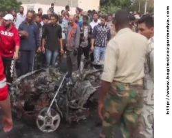 BİNGAZİ'DE HASTANE ÖNÜNDE BOMBALI ARAÇ İNFİLAK ETTİ