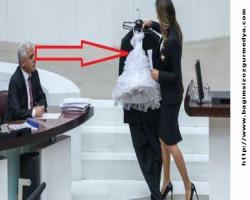 Anlayana; Çocuk gelinliği ve damat kıyafeti ile protesto 
