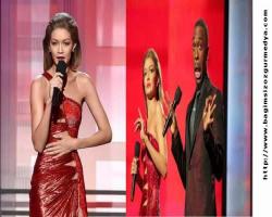 Batı savaş kolu lideri ABD'li model Gigi Hadid, Melania Trump taklidi için özür diledi