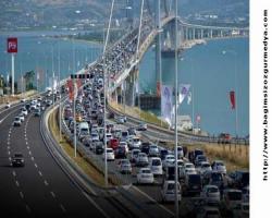 Köprünün yükünü vatandaş çekiyor