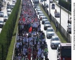 Adalet Yürüyüşü'ne saldırı girişiminde piyon olan 7 gözaltı daha. Asıl patron sarayda. Bu bilinmeli.