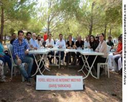 Anılar taze iken anılır, mühim olan sonrası; Tutuklu gazeteciler için anıta tuğla koymuşlardı...