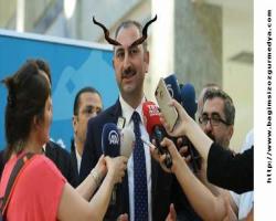 Siyasetin en büyük sorunu üslupta seviyesizlik