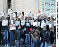 'Demokrasiyi ayağa kaldırmaya çalışıyoruz'​