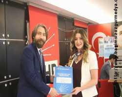 Cumhuriyet Halk Partisi Eski İl Başkan Yardımcısı ve siyaset bilimci yazar Banu Özdemir CHP İzmir Mi